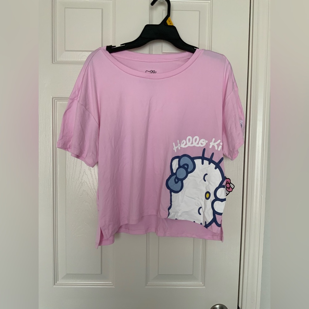 (NWOT)Women’s Hello Kitty Light Pink Short Sleeve Tee